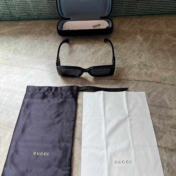 Gucci Sunglasses GG1325S - case, dust bag, & cleaning cloth MINT CONDITION main image 11